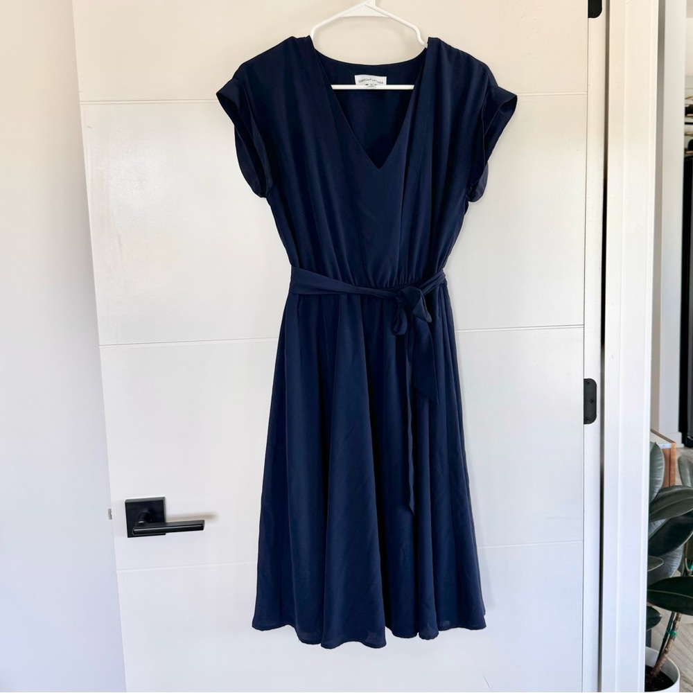 Gibson Latimer Women's short sleeve V-neck Navy Blue Dress with Belt